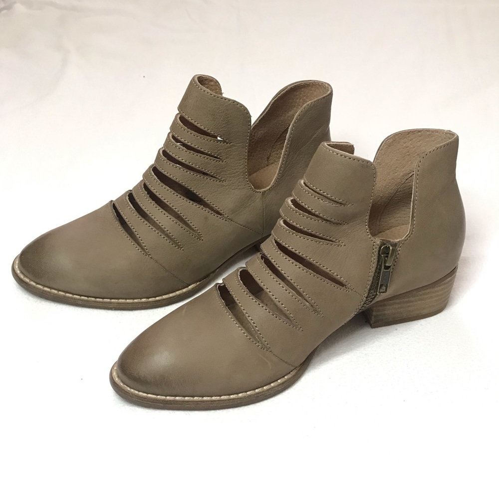 NWT Anthropologie Seychelles Cutout Ankle Boots - Picture 4 of 8